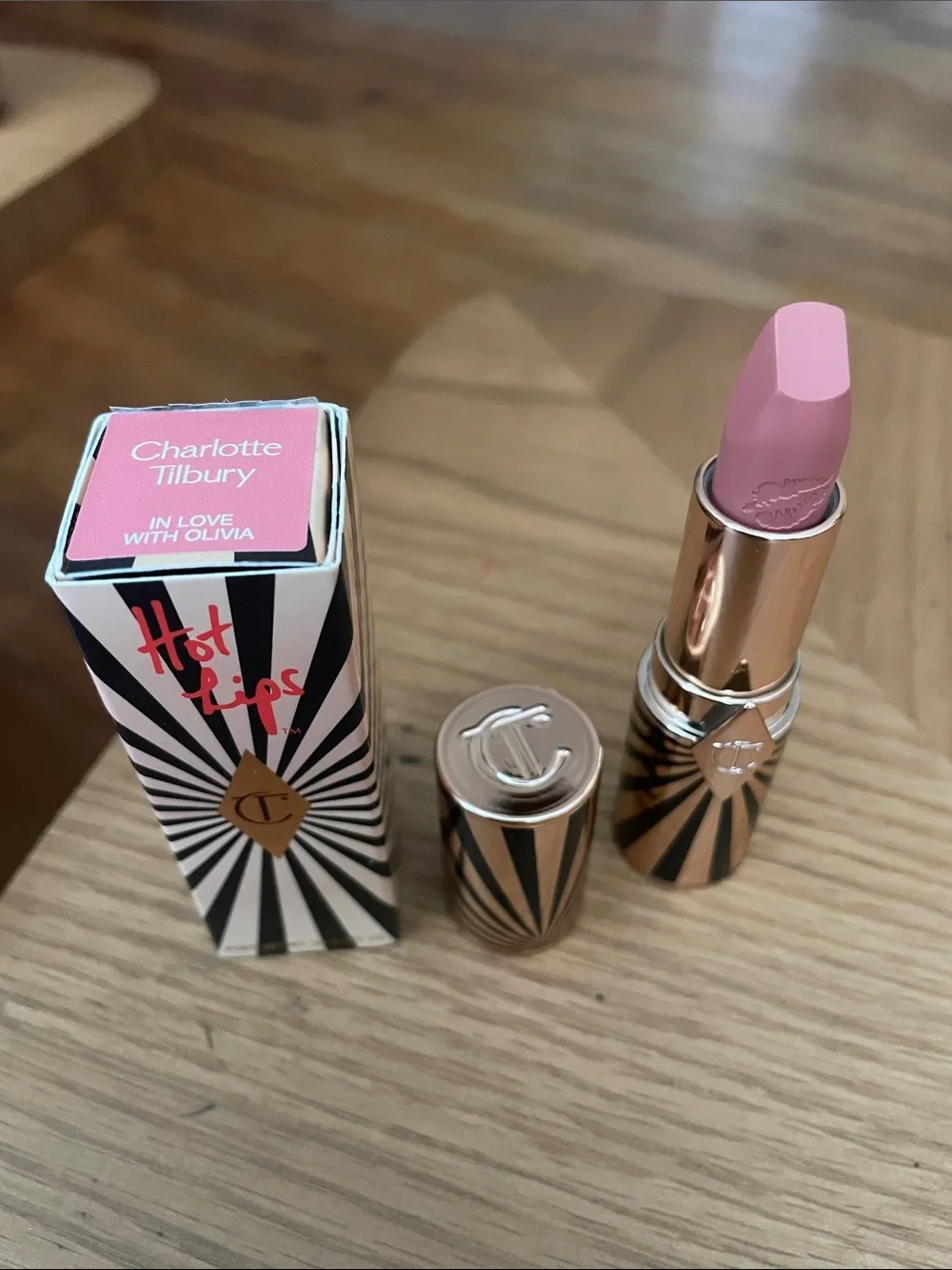 Charlotte Tilbury Hot Lips Creamy Rose Pink Lipstick